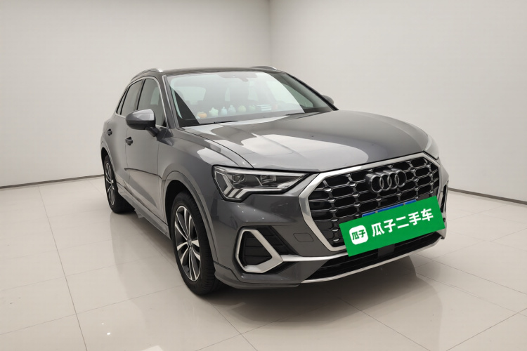 奥迪Q3 2022款 35 TFSI 进取动感型车身外观3