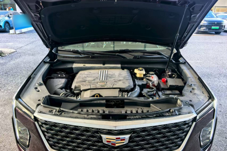 凯迪拉克XT4 2024款 改款 25T 两驱都会型中控内饰7008