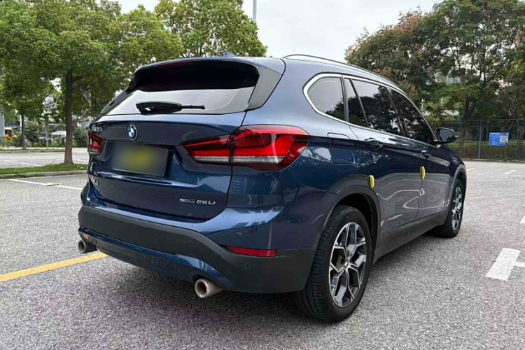 宝马X1 2021款 改款 sDrive25Li 领先型车身外观6008