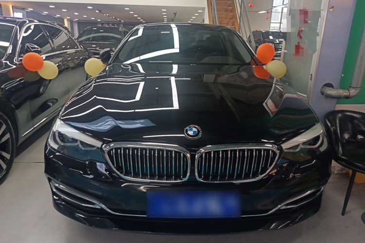 宝马5系 2020款 525Li 豪华套装车身外观2