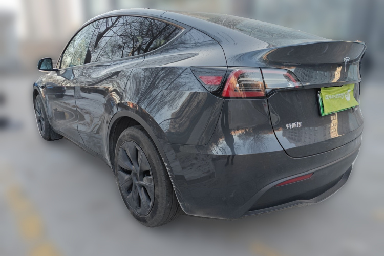 特斯拉 Model Y 2024款 后轮驱动版车身外观5