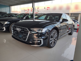 奥迪A6L 2025款 改款 45 TFSI quattro 臻选动感型