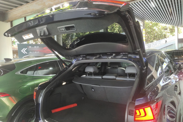 雷克萨斯RX 2021款 300 四驱F SPORT局部细节23