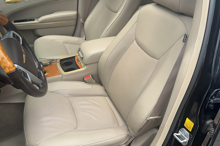 克莱斯勒300C(进口) 2013款 3.6L 尊适版局部细节19