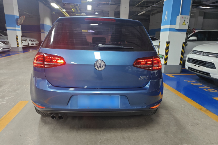 大众 高尔夫 2017款 230TSI 自动豪华百万辆纪念版车身外观6