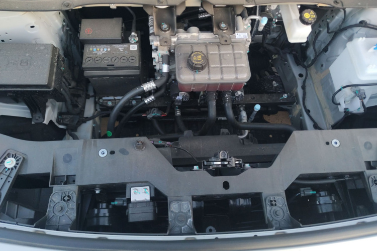 零跑汽车 零跑B10 2025款 510悦享版机舱底盘24