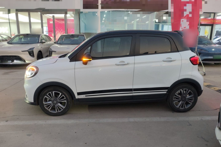 零跑汽车 零跑T03 2021款 400舒适版车身外观4