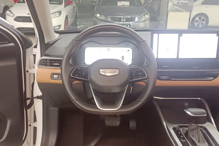 吉利汽车 帝豪 2025款 第4代 1.5L CVT旗舰型中控内饰13
