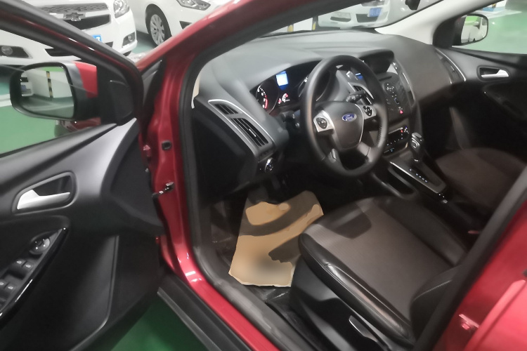 福特 福克斯 2012款 两厢 1.6L 自动风尚型中控内饰7003