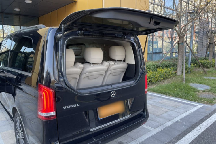 奔驰V级 2018款 V 260 L 尊贵加长版 国VI中控内饰7005