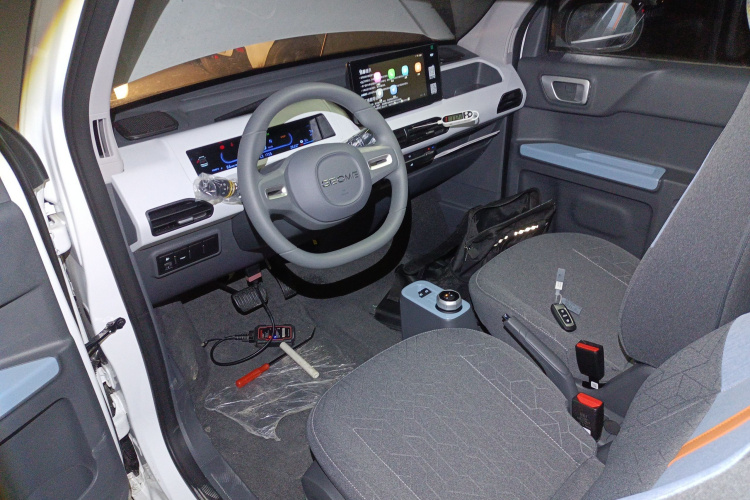 吉利银河 2024款 熊猫mini 200km 耐力熊中控内饰7002