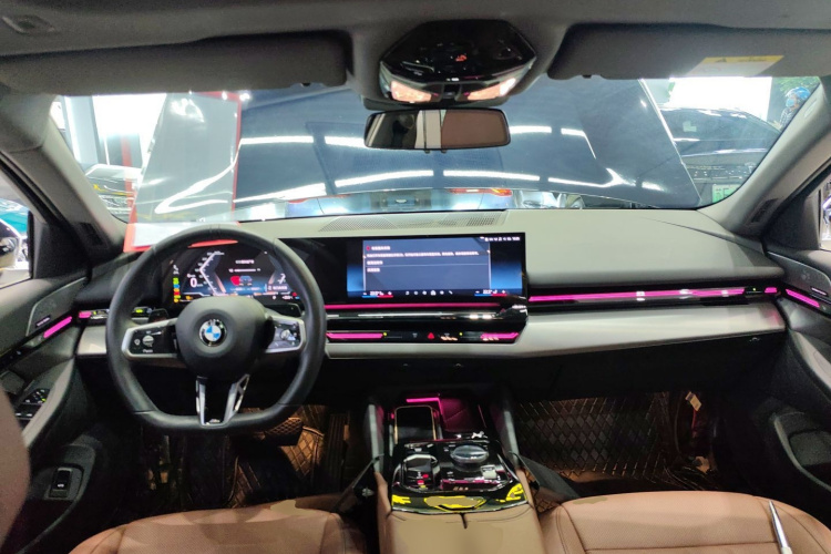 宝马5系 2024款 525Li M运动套装中控内饰12
