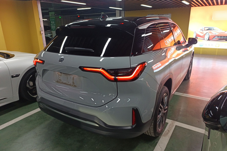 蔚来ES6 2020款 455KM 运动版车身外观7