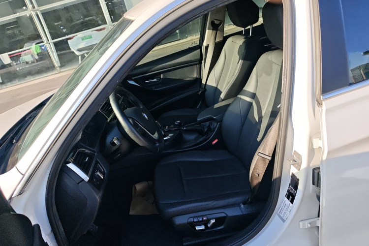 宝马3系 2017款 320Li 时尚型局部细节19