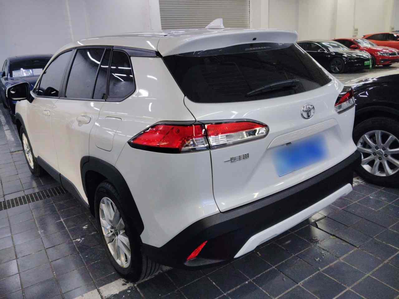 丰田 卡罗拉锐放 2023款 2.0L 先锋版(3)