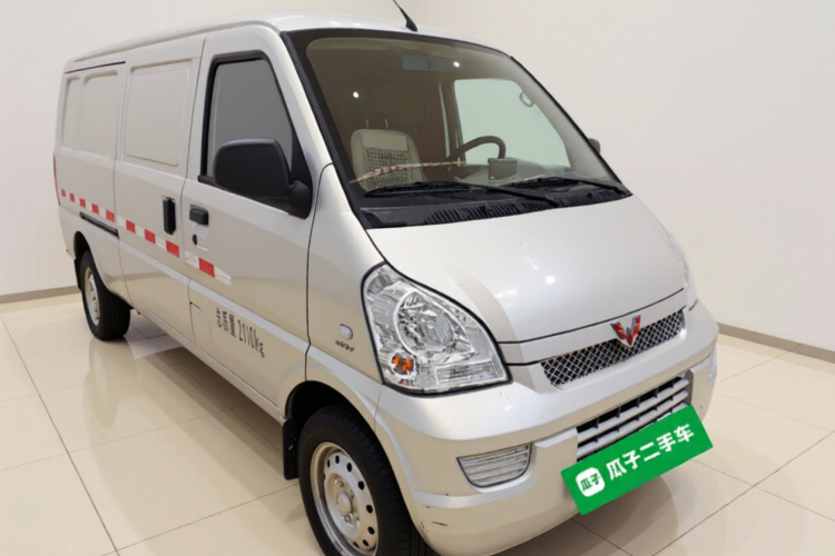 五菱汽车 五菱荣光 2021款 1.5L加长基本型封窗车2座L3C车身外观3