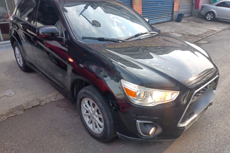 三菱 劲炫ASX 2013款 2.0L CVT两驱豪华版车身外观3