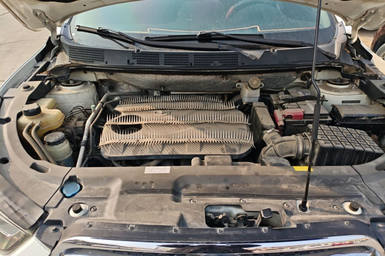 海马S5 2015款 1.6L 手动舒适型机舱底盘24