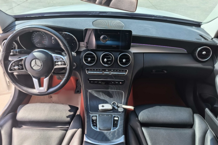 奔驰C级 2019款 改款 C 260 L 运动版中控内饰7003