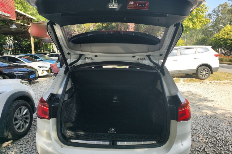 宝马X1 2019款 sDrive20Li 领先型机舱底盘23