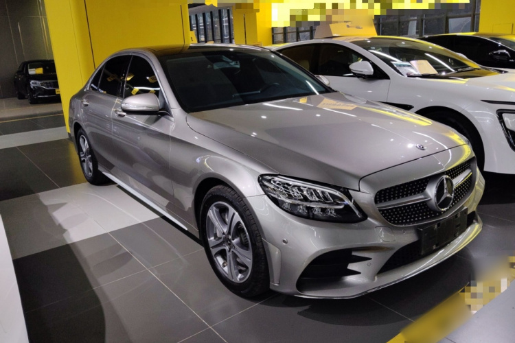 奔驰C级 2020款 改款 C 260 L 运动版车身外观3