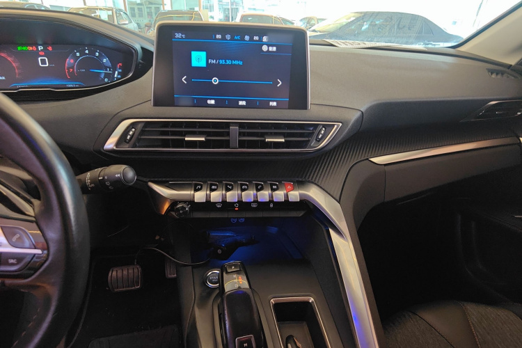 标致5008 2017款 380THP 7座精英版局部细节16