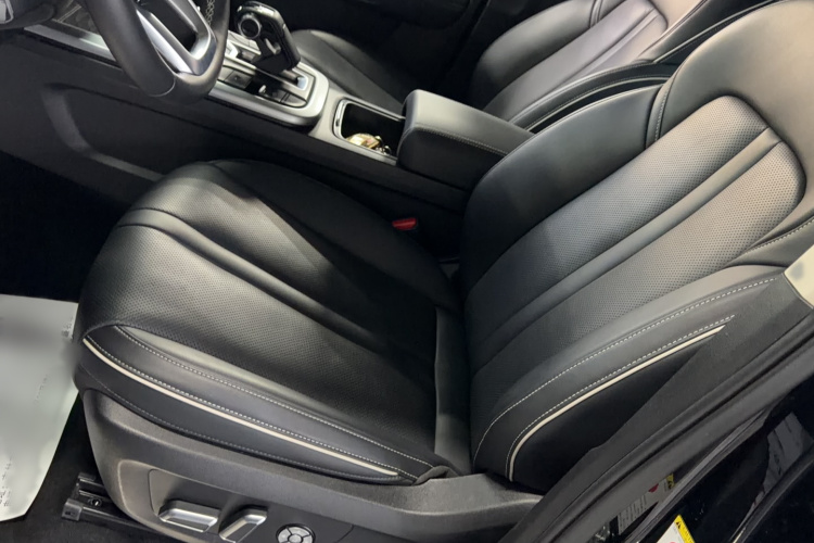 坦克300 2023款 越野版 2.0T 征服者中控内饰7009