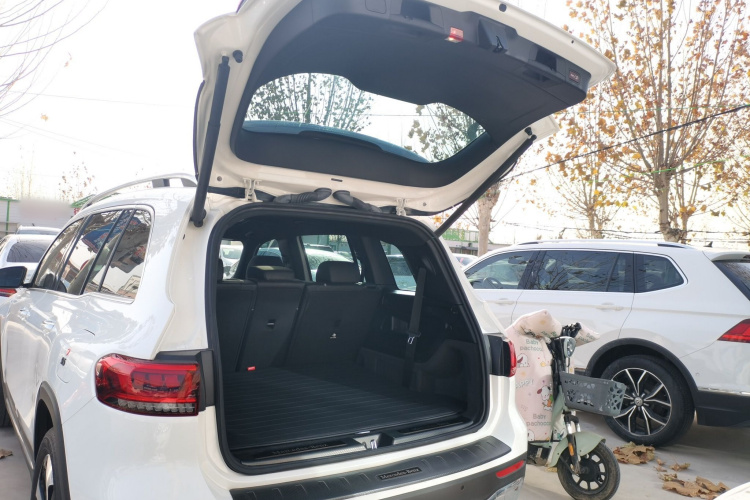 奔驰GLB 2023款 GLB 220 时尚型机舱底盘23