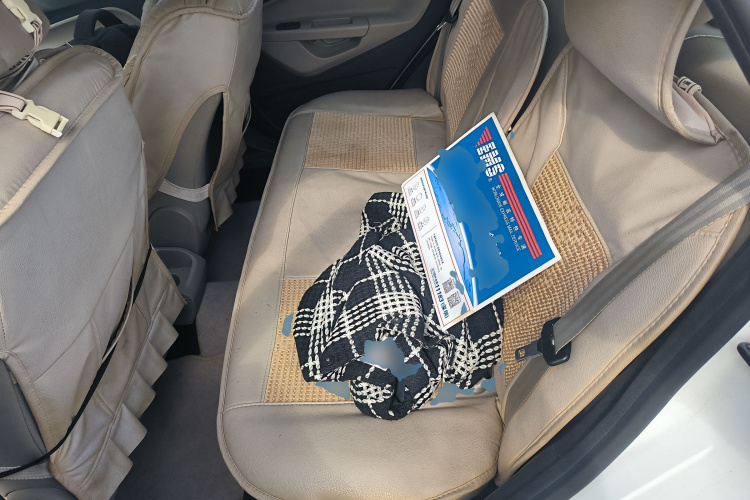 福特 嘉年华 2013款 三厢 1.5L 自动时尚型中控内饰21