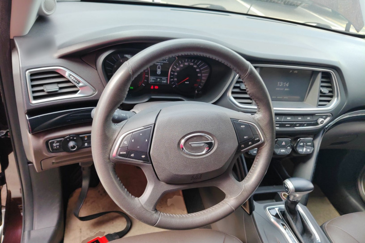 广汽传祺 传祺GS4 2015款 200T G-DCT豪华版中控内饰13