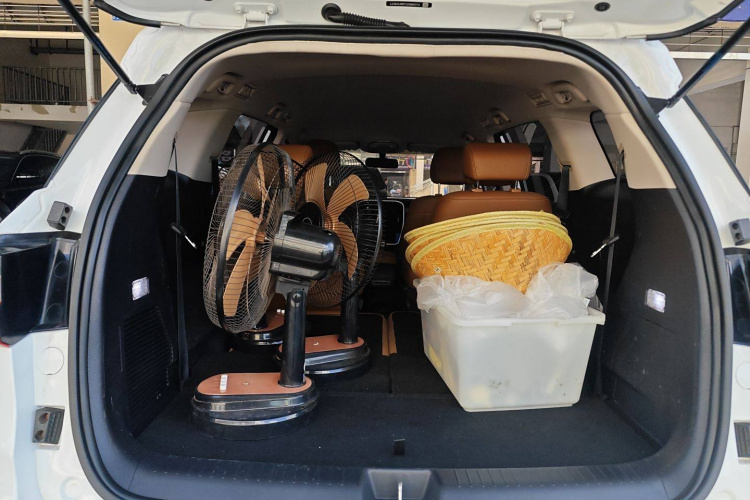 比亚迪 宋MAX 2018款 1.5T 自动智联豪华型 6座中控内饰23