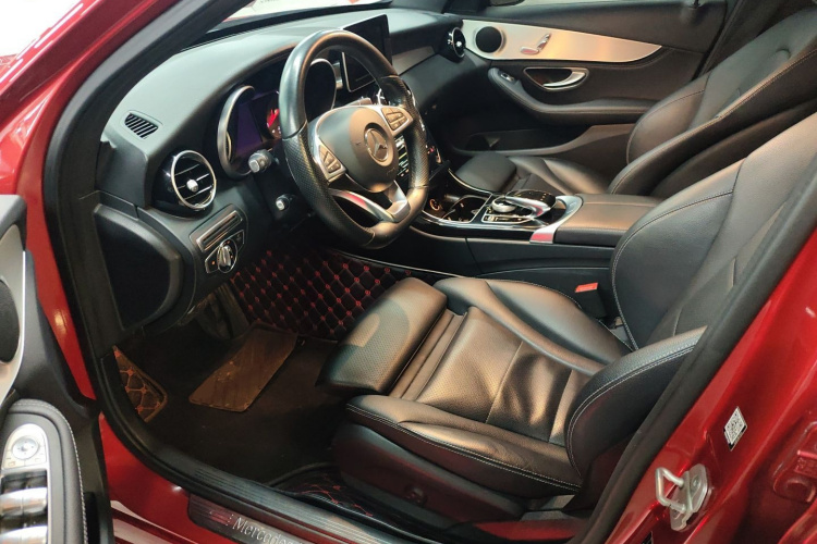 奔驰C级 2015款 C 200 运动版中控内饰19