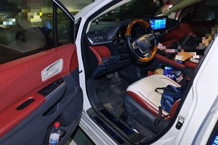 丰田 赛那SIENNA 2021款 2.5L混动 舒适版中控内饰20