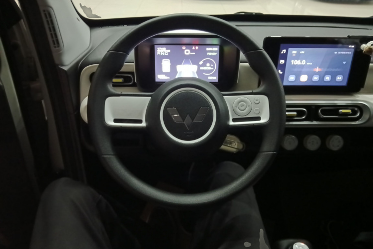 五菱汽车 宏光MINIEV 2024款 第三代 215km 进阶版中控内饰13