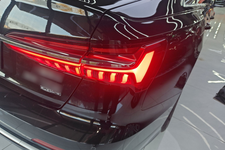 奥迪A6L 2024款 55 TFSI quattro 尊享动感型车身外观9