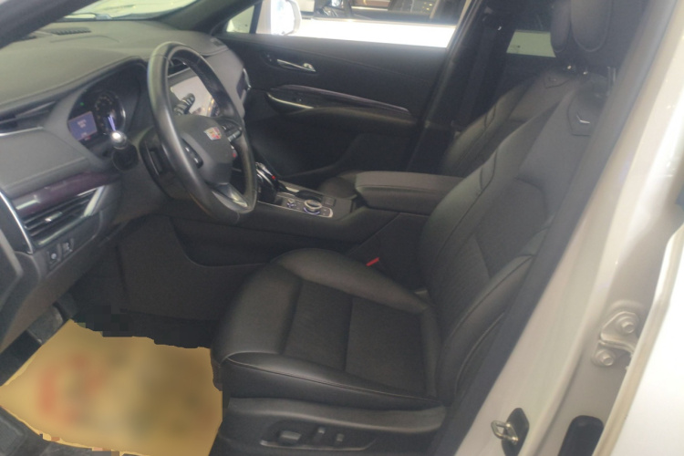 凯迪拉克XT4 2020款 改款 28T 两驱技术型中控内饰19