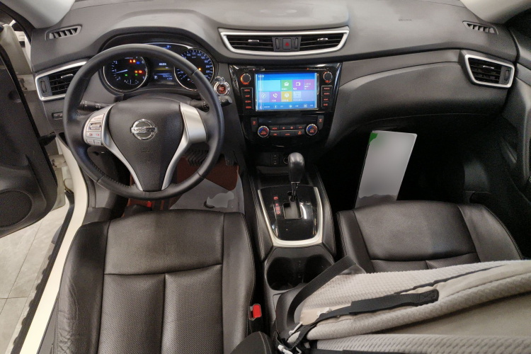 日产 奇骏 2014款 2.0L CVT舒适版 2WD中控内饰12