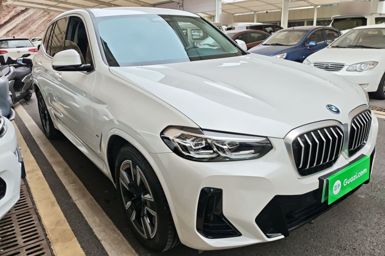 宝马iX3 2024款 领先型车身外观3