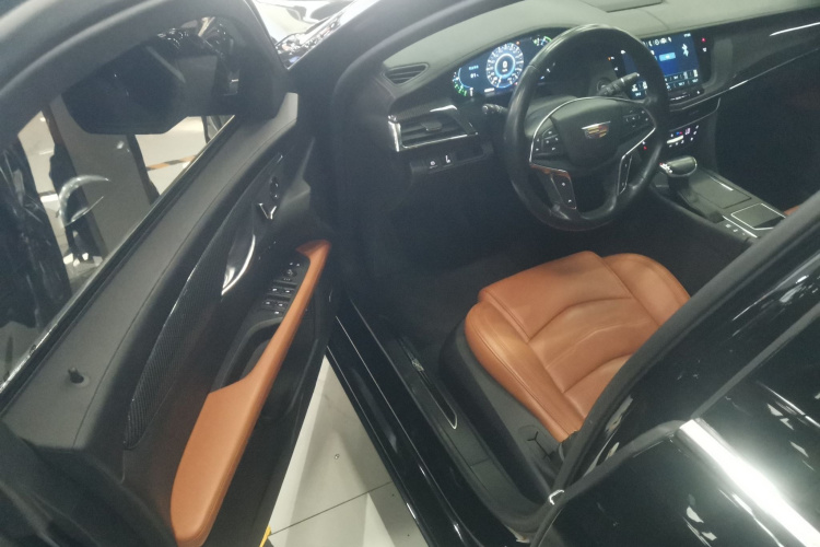 凯迪拉克CT6 PLUG-IN 2017款 30E 领先型中控内饰20
