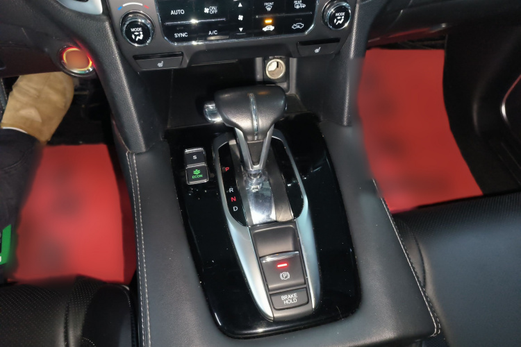 本田UR-V 2017款 240TURBO 两驱豪华版 国V局部细节18