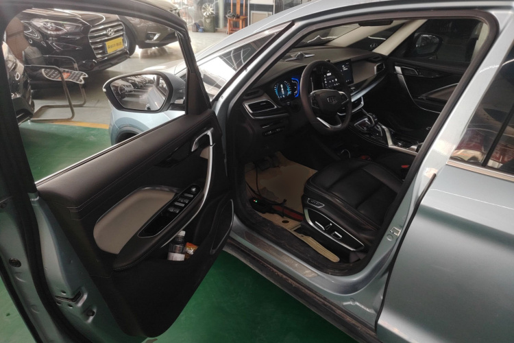 吉利汽车 嘉际 2019款 1.5TD MHEV DCT臻享型中控内饰7003