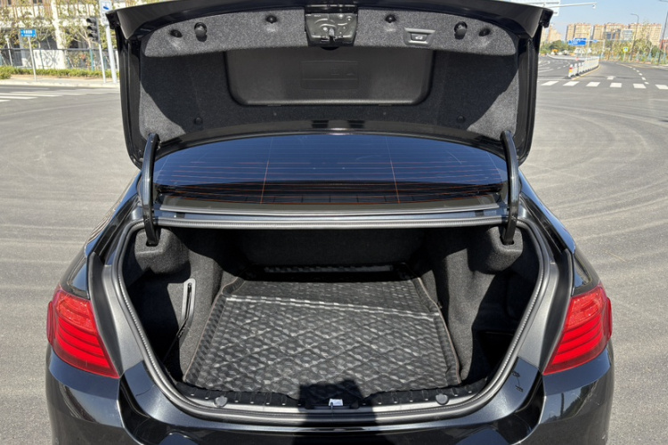 宝马5系 2014款 525Li 豪华设计套装局部细节23