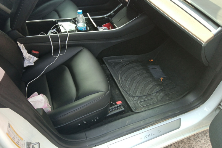 特斯拉 Model 3 2020款 改款 标准续航后驱升级版局部细节41