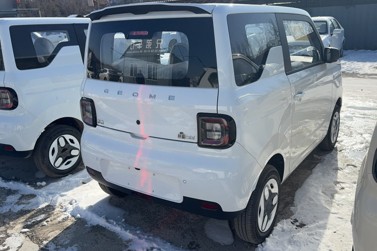 吉利银河 熊猫 2025款 210km 元气熊车身外观6003