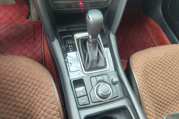 马自达CX-4 2021款 2.0L 自动两驱蓝天探索版局部细节18