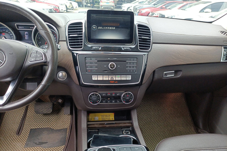 奔驰GLE 2017款 GLE 320 4MATIC 豪华型局部细节16