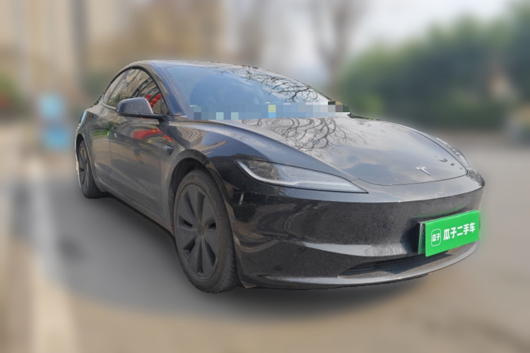 特斯拉 Model 3 2025款 改款 长续航后轮驱动版车身外观3