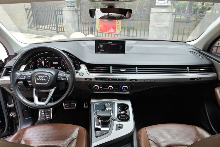 奥迪Q7 2019款 55 TFSI 技术型中控内饰12