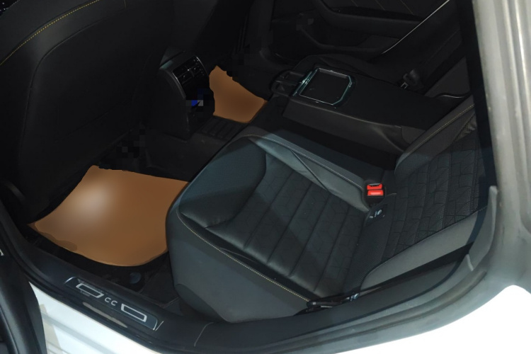 一汽-大众CC 2025款 380TSI 夺目 众享款中控内饰21