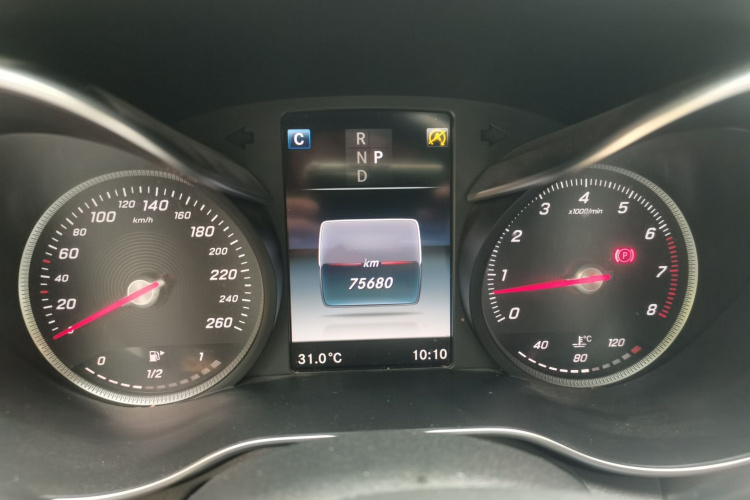 奔驰C级 2017款 改款 C 200 运动版局部细节14